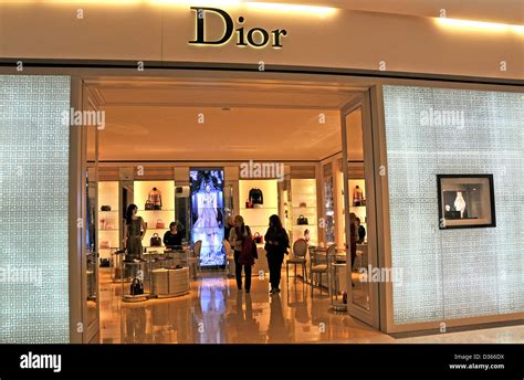 paris airport dior